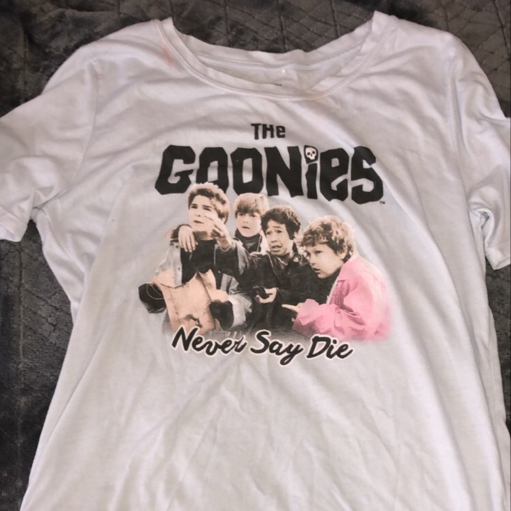 White goonies graphic t-shirt